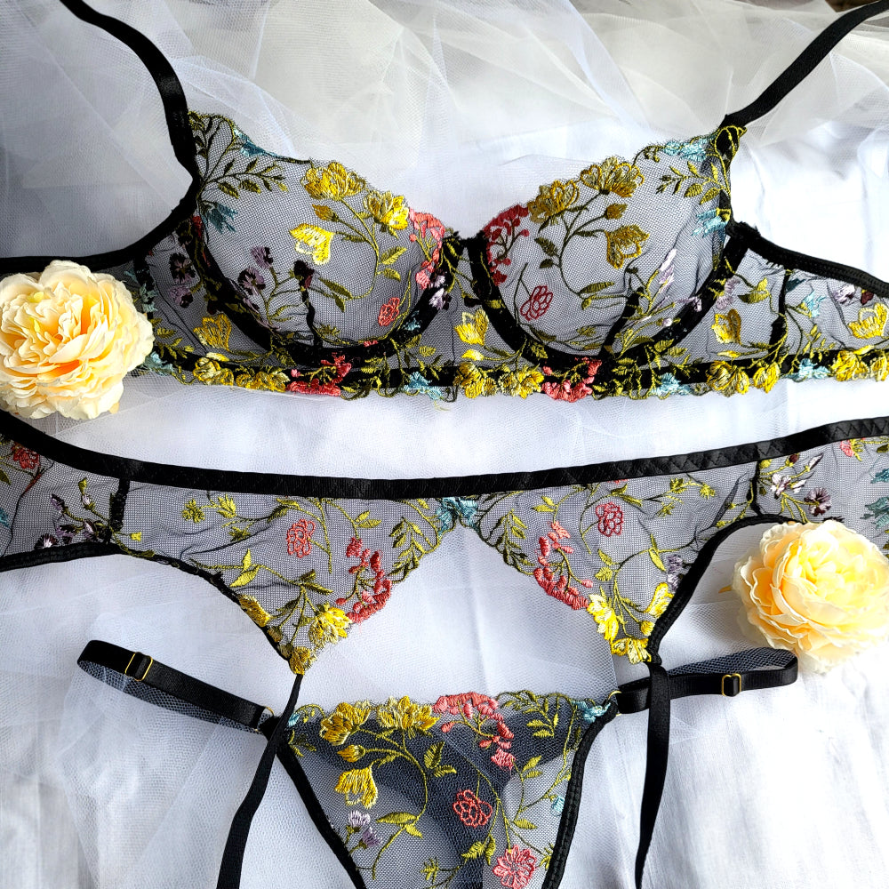 Belle Blossom Dreiteiliges Dessous-Set - Schwarz 
