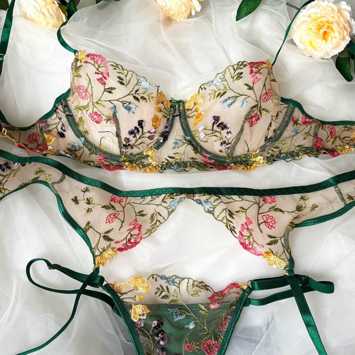 Belle Blossom Dreiteiliges Dessous-Set - Waldgrün