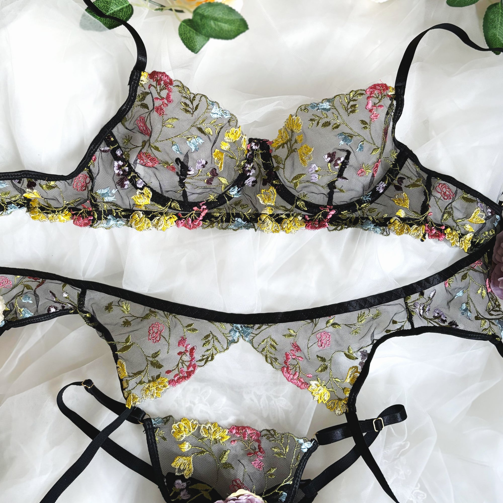 Belle Blossom Dreiteiliges Dessous-Set - Schwarz 