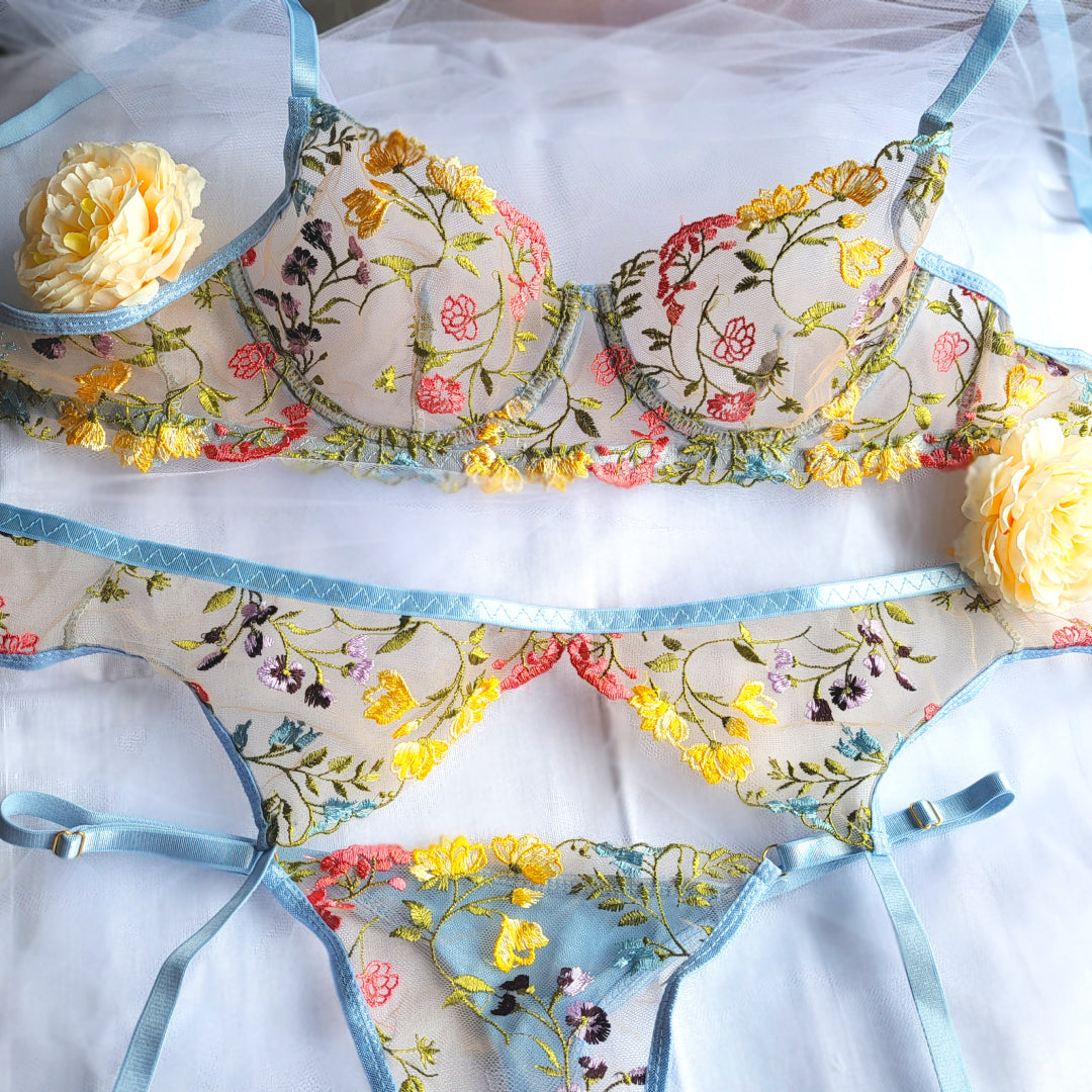 Belle Blossom Dreiteiliges Dessous-Set - Blau